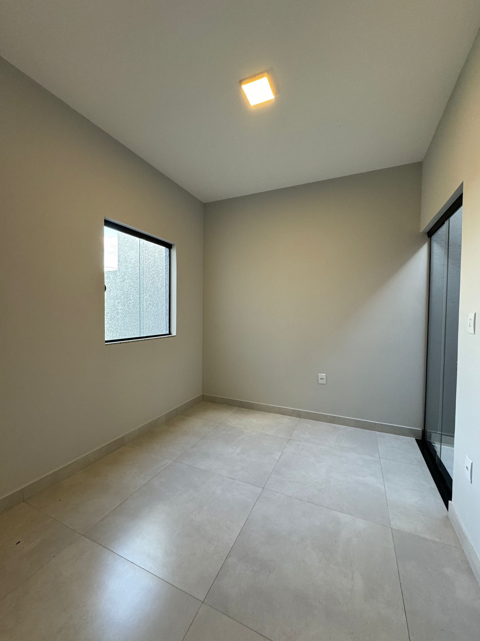 VENDO MARAVILHOSA CASA-NO NOVA SERRANA